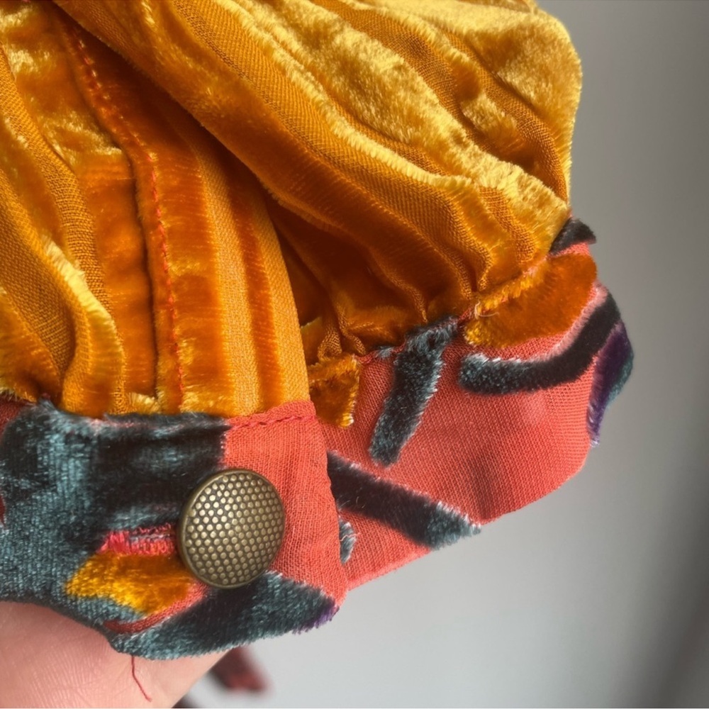 Nwot‎ Anthropologie Velvet Patchwork Wrap Top by Moulinette Soeurs - Picture 3 of 12